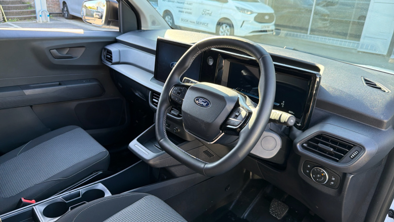 Ford Transit Courier E-Transit Courier 100kW 43kWh Trend Van Auto